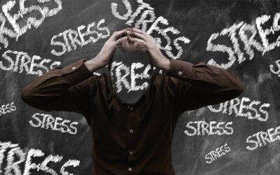 Hij werkt 50 tot 60 uur per week en dat ging een tijd goed. De laatste tijd ervaart hij steeds meer stress. Hoe zit dat nu precies met stress?